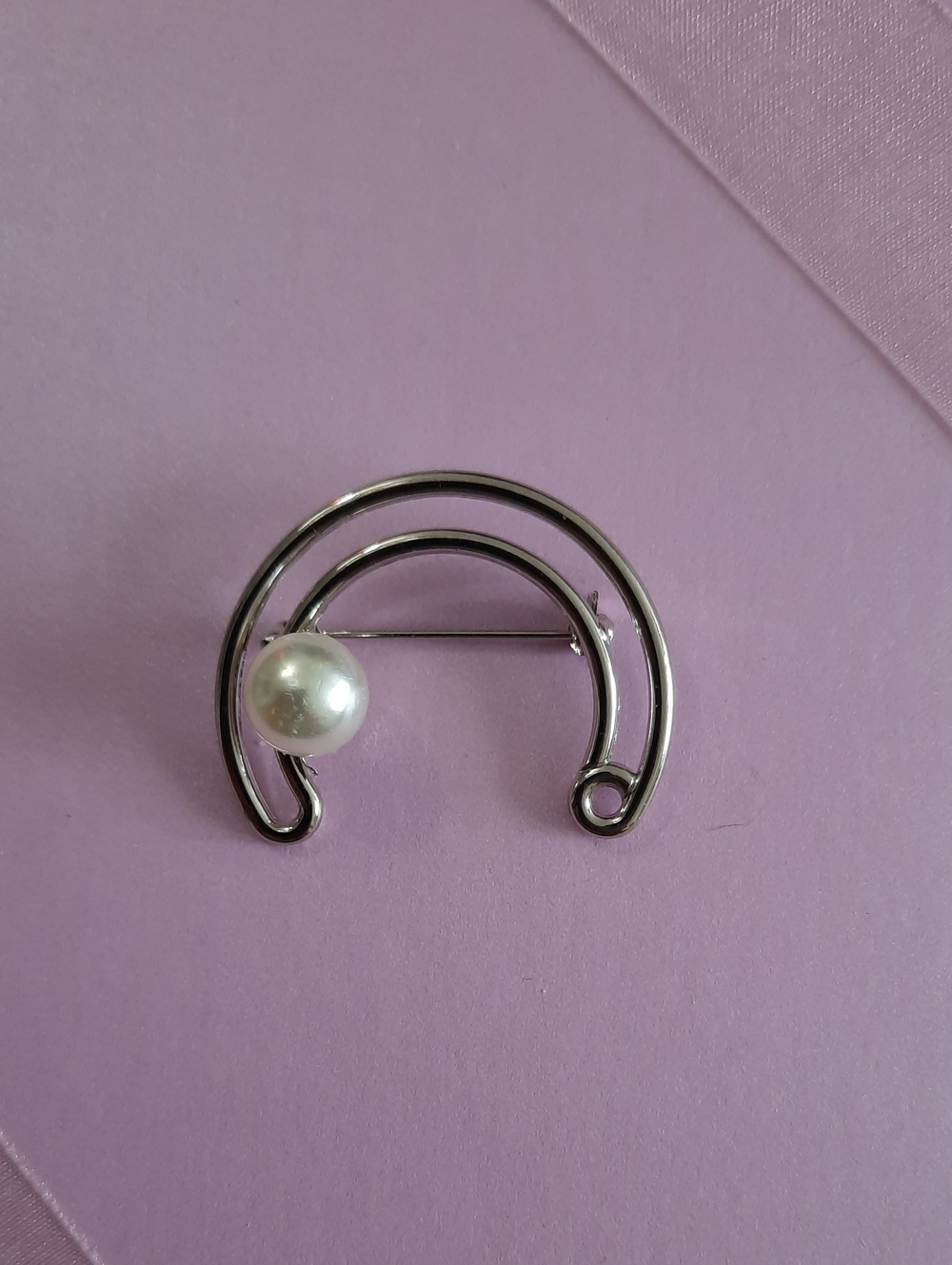 Silver-tone Pearl Accent Brooch